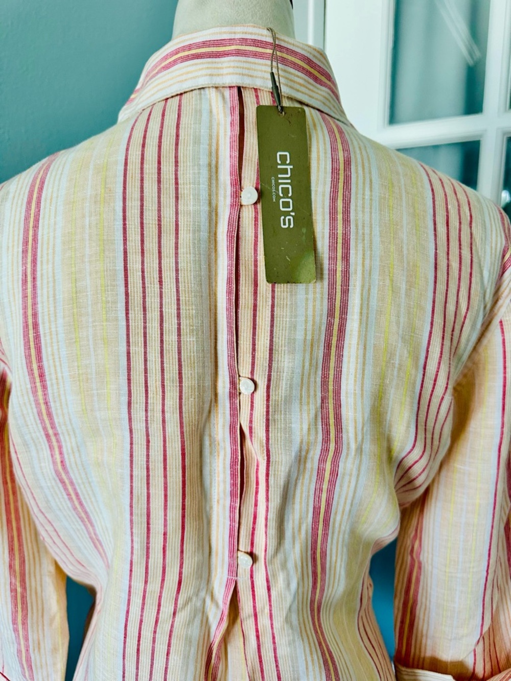 LINEN - Chico's Multicolor Striped Button-Down Shirt - Picture 4 of 6